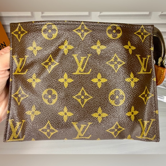 Louis Vuitton Monogram Travel Toiletry Pouch | LV Cosmetic Case - Picture 2 of 9